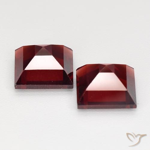 Gemme di Granato Piropo Rosso Sangue Profondo naturale da 4.29 ct, Quadrato, VVS-VS