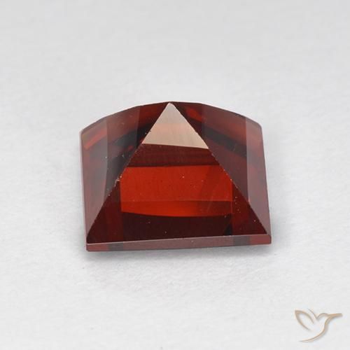 Granato Piropo Rosso scuro naturale da 2.29 ct, Quadrato, VVS-VS