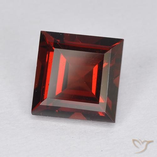 Granato Piropo Rosso scuro naturale da 2.17 ct, Quadrato, VVS-VS