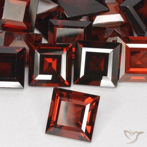 Granato Piropo Rosso Merlot naturale da 2.91 ct, Quadrato, VVS-VS