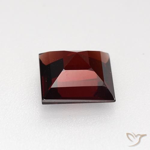 Granato Piropo Rosso Sangue Profondo naturale da 1.82 ct, Quadrato, VVS-VS