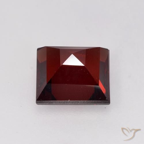 Granato Piropo Rosso Sangue Profondo naturale da 2.11 ct, Quadrato, VVS-VS