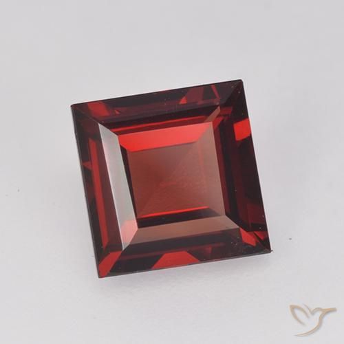 Granato Piropo Rosso Sangue Profondo naturale da 2.03 ct, Quadrato, VVS-VS