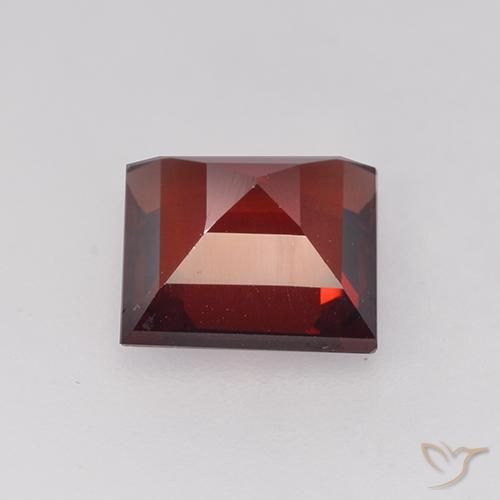 Granato Piropo Rosso Sangue Profondo naturale da 2.03 ct, Quadrato, VVS-VS