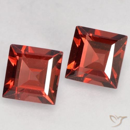 Gemme di Granato Piropo Rosso scuro naturale da 0.93 ct, Quadrato, VVS-VS