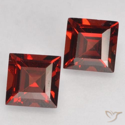 Gemme di Granato Piropo Rosso scuro naturale da 0.96 ct, Quadrato, VVS-VS