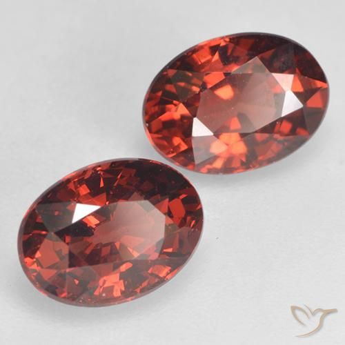 Gemme di Granato Piropo Rosso scuro naturale da 2.24 ct, Ovale, VVS-VS