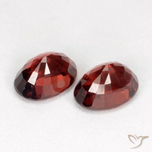 Gemme di Granato Piropo Rosso scuro naturale da 2.49 ct, Ovale, VS
