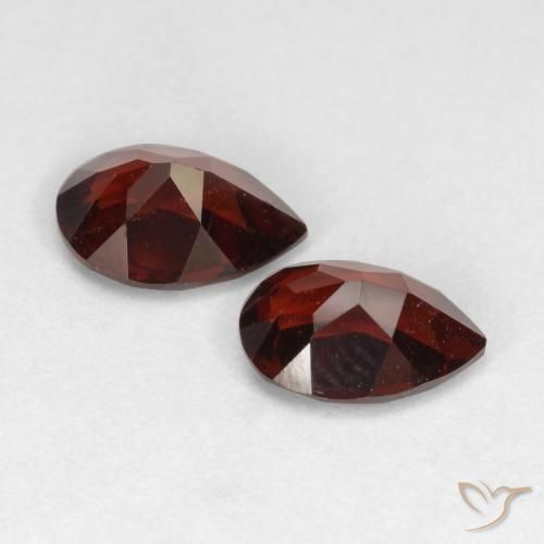Gemme di Granato Piropo Rosso scuro naturale da 1.73 ct, Forma a pera, VS