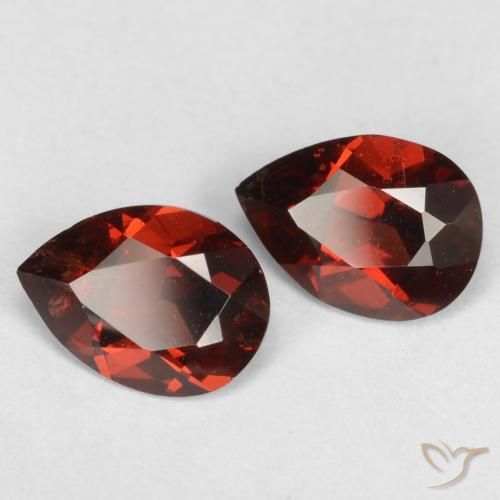 Gemme di Granato Piropo Rosso scuro naturale da 1.68 ct, Forma a pera, VS