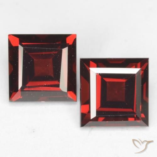4.38ctw Naturale Rosso Sangue Profondo Granato Piropo, Quadrato, VVS-VS