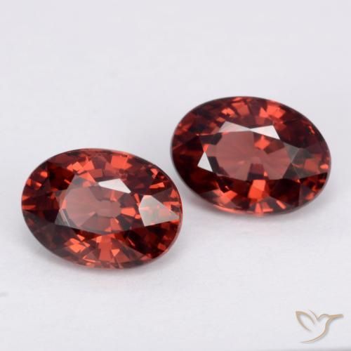 Gemme di Granato Piropo Rosso scuro naturale da 2.20 ct, Ovale, VVS-VS