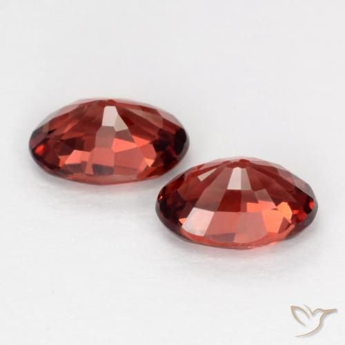 Gemme di Granato Piropo Rosso scuro naturale da 1.95 ct, Ovale, VVS-VS