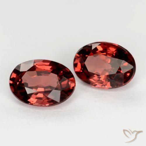 Gemme di Granato Piropo Rosso scuro naturale da 1.93 ct, Ovale, VVS-VS