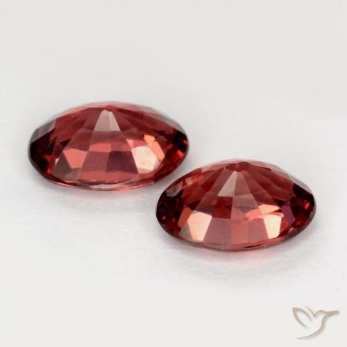 Gemme di Granato Piropo Rosso scuro naturale da 1.93 ct, Ovale, VVS-VS