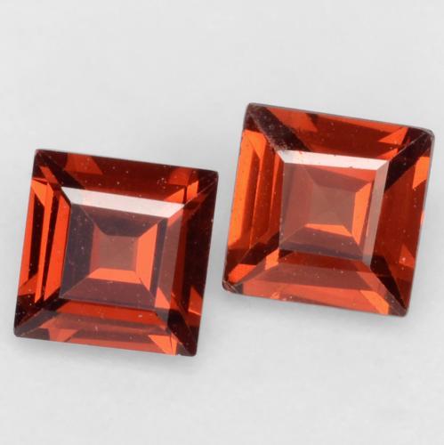 Granato piropo naturale rosso da 0,84 ct, quadrato, VVS-VS