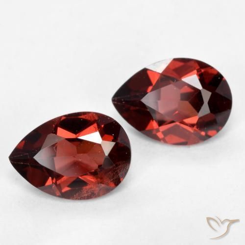Gemme di Granato Piropo Rosso scuro naturale da 1.82 ct, Forma a pera, VS