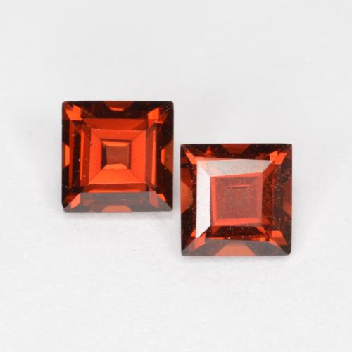 Granato piropo naturale rosso da 0,92 ct, quadrato, VS