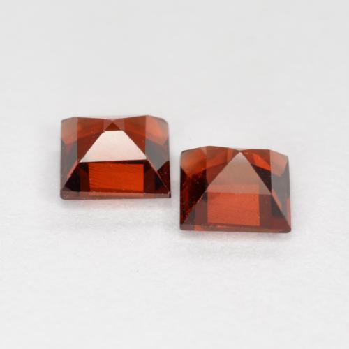 Granato piropo naturale rosso da 0,92 ct, quadrato, VS