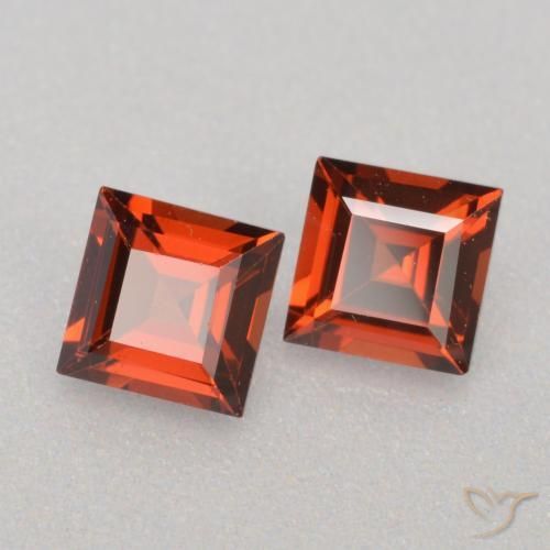 Granato piropo naturale rosso da 0,85 ct, quadrato, VS