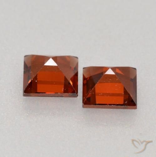 Granato piropo naturale rosso da 0,85 ct, quadrato, VS