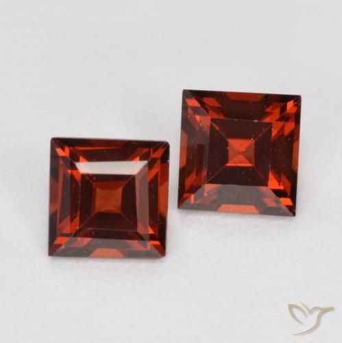 Granato piropo naturale rosso da 0,84 ct, quadrato, VS