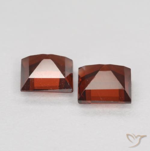 Granato piropo naturale rosso da 0,84 ct, quadrato, VS