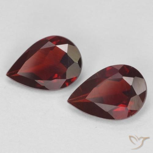 Gemme di Granato Piropo Rosso scuro naturale da 1.22 ct, Forma a pera, VVS-VS