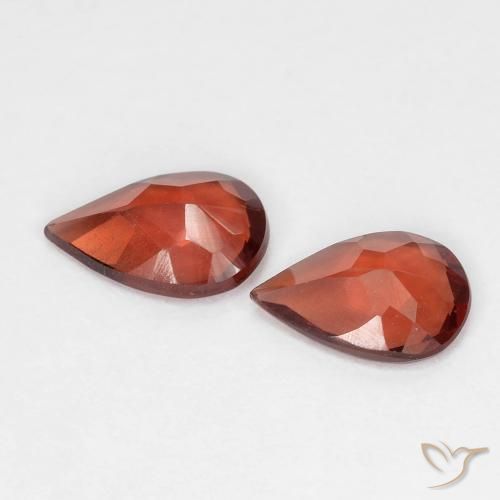 Gemme di Granato Piropo Rosso scarlatto profondo naturale da 1.14 ct, Forma a pera, VVS-VS