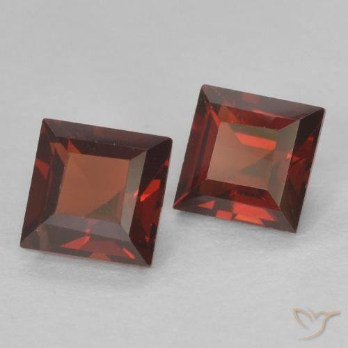 Granato piropo naturale rosso da 0,91 ct, quadrato, VVS-VS