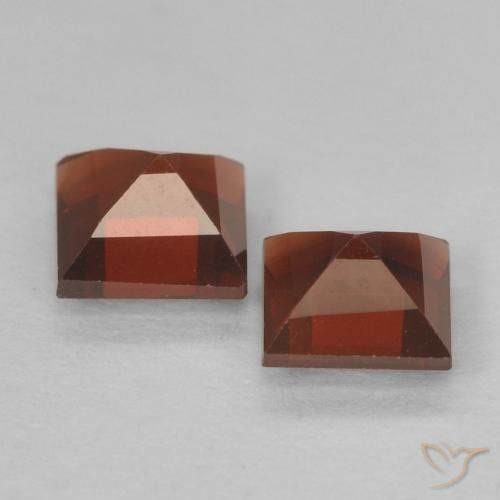 Granato piropo naturale rosso da 0,91 ct, quadrato, VVS-VS