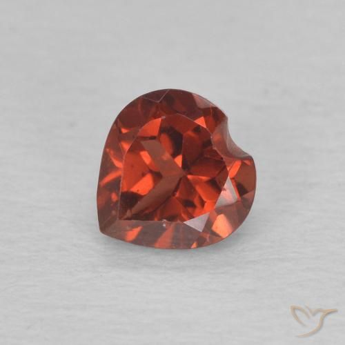 0.65ct Naturale Ribes Rosso Granato Piropo, Cuore, VVS-VS