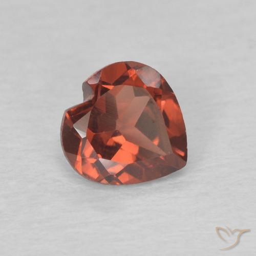 Granato Piropo Rosso medio naturale da 0.60 ct, Cuore, VVS-VS