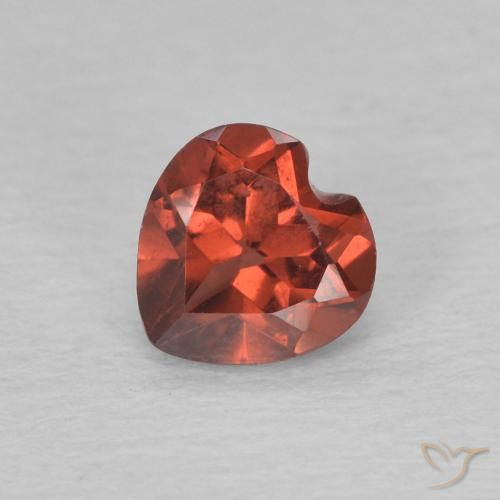 0.59ct Naturale Ribes Rosso Granato Piropo, Cuore, VVS-VS