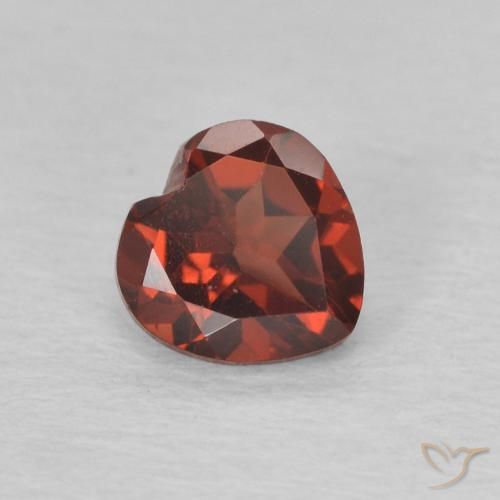 Granato Piropo Ribes Rosso naturale da 0.69 ct, Cuore, VVS-VS