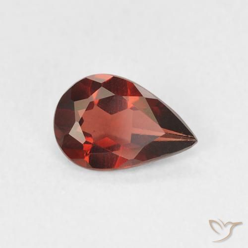 Granato Piropo Rosso Sangue Profondo naturale da 0.68 ct, Forma a pera, VS