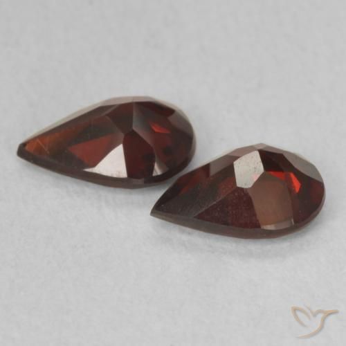 Gemme di Granato Piropo Rosso scuro naturale da 1.43 ct, Forma a pera, VVS-VS