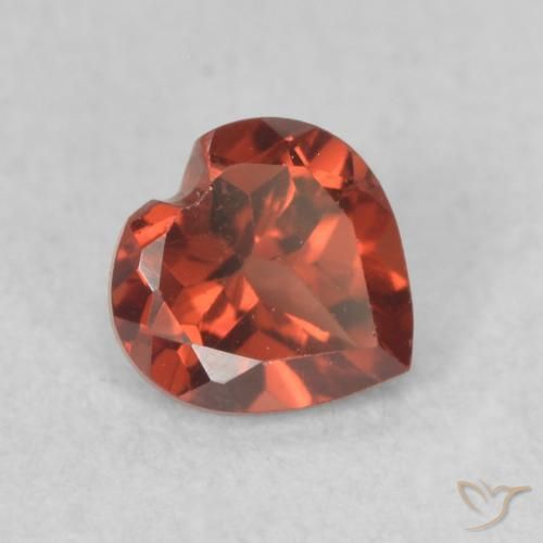 Granato Piropo Rosso scuro naturale da 0.59 ct, Cuore, VVS