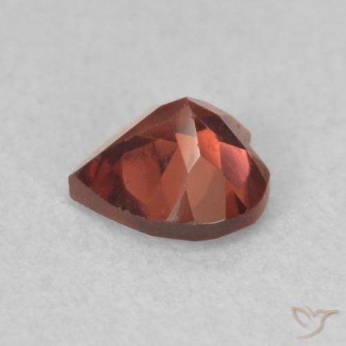 Granato Piropo Rosso scuro naturale da 0.59 ct, Cuore, VVS
