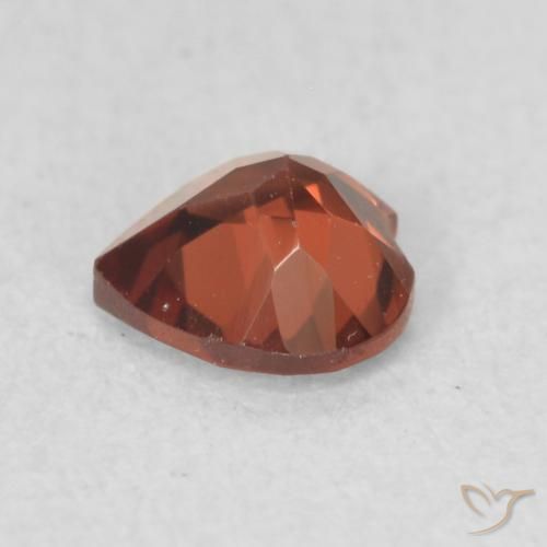 Granato Piropo Rosso scarlatto naturale da 0.57 ct, Cuore, VVS