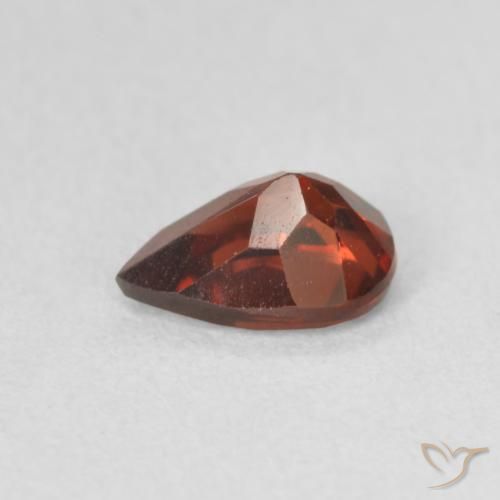 Granato Piropo Rosso medio naturale da 0.84 ct, Forma a pera, VVS-VS
