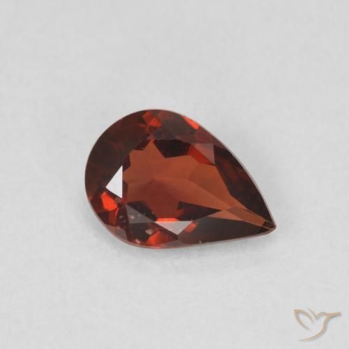 Granato Piropo Sangria rossa naturale da 0.62 ct, Forma a pera, VS