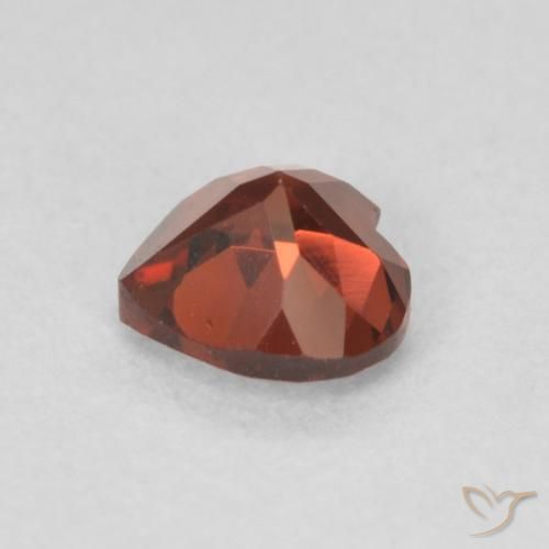 Granato Piropo Rosso scarlatto naturale da 0.64 ct, Cuore, VVS-VS