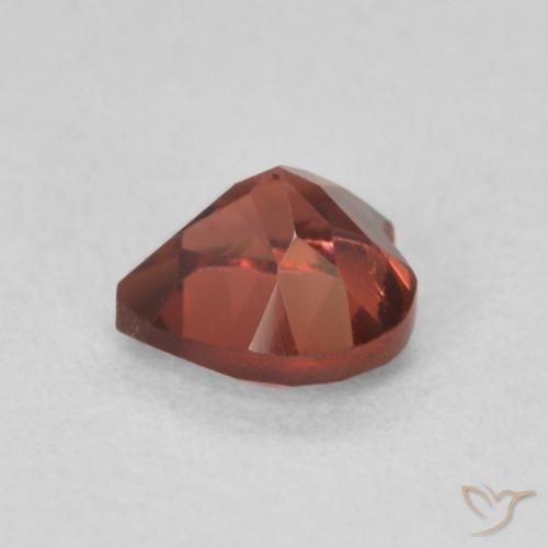 Granato Piropo Rosso scarlatto naturale da 0.66 ct, Cuore, VVS-VS