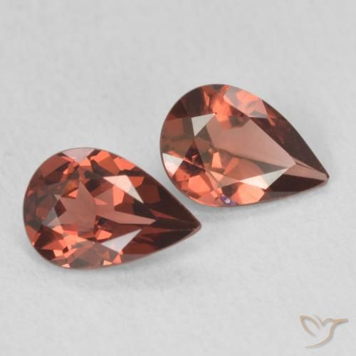 Gemme di Granato Piropo Rosso scarlatto profondo naturale da 1.25 ct, Forma a pera, VVS-VS