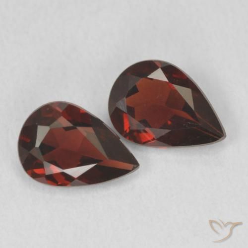 Gemme di Granato Piropo Rosso scuro naturale da 1.35 ct, Forma a pera, VVS-VS