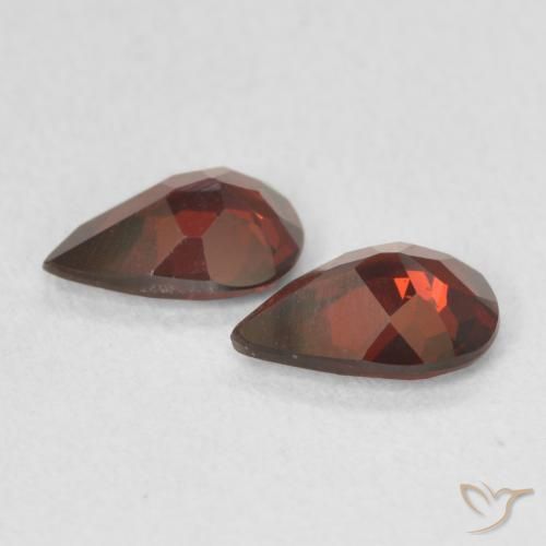Gemme di Granato Piropo Rosso scuro naturale da 1.35 ct, Forma a pera, VVS-VS