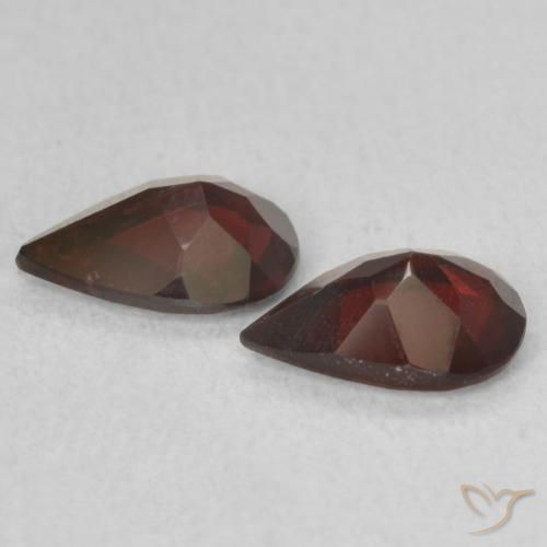 Gemme di Granato Piropo Rosso scuro naturale da 1.35 ct, Forma a pera, VS