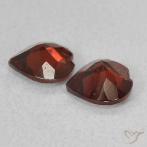 Gemme di Granato Piropo Rosso Sangue Profondo naturale da 0.92 ct, Cuore, VS