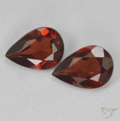 1.39ctw Naturale Rosso Sangue Profondo Granato Piropo, Forma a pera, VS